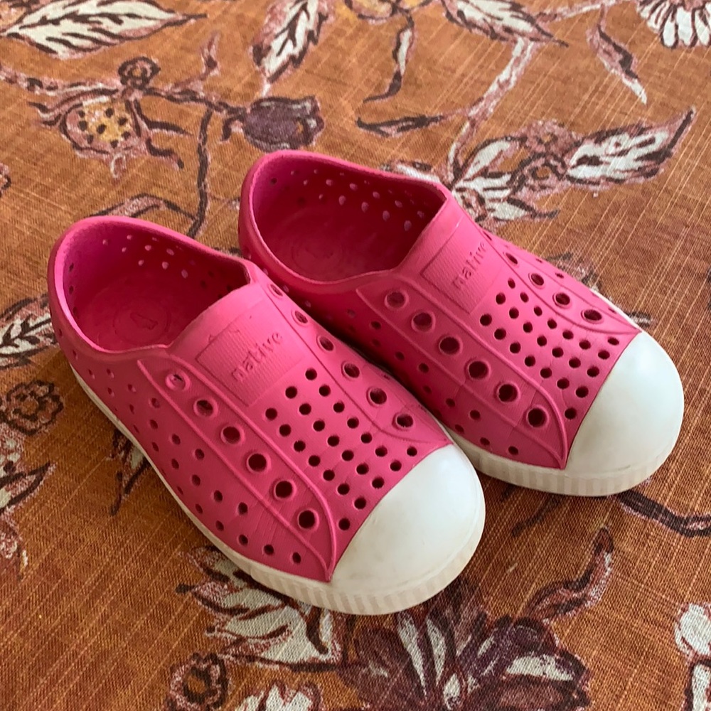 Native shoes Hot pink size 7 EUC